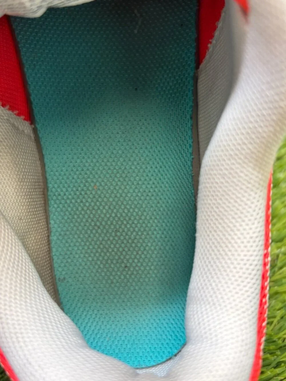 Nike Cosmic Runner Boys Size 7Y Crimson White Athletic Running Shoes Sneakers‎